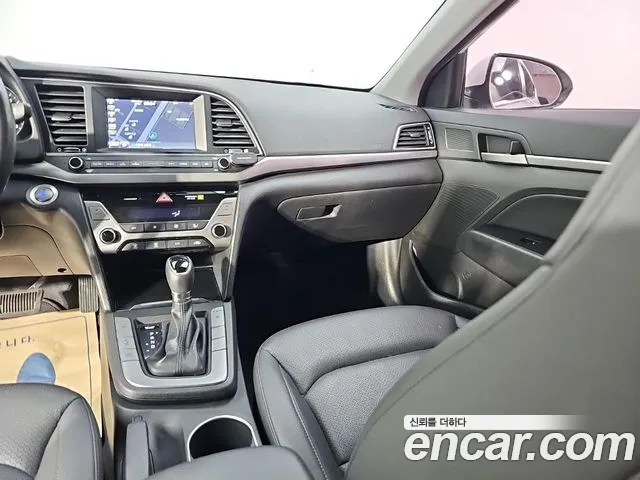 Hyundai Avante 2016 thumb 10