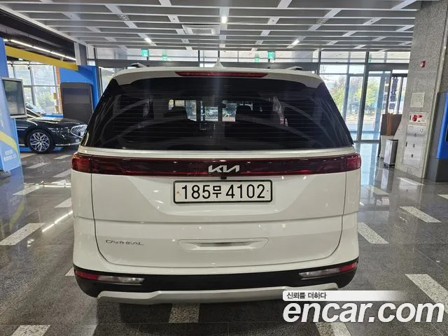 Kia Carnival 2023 thumb 5