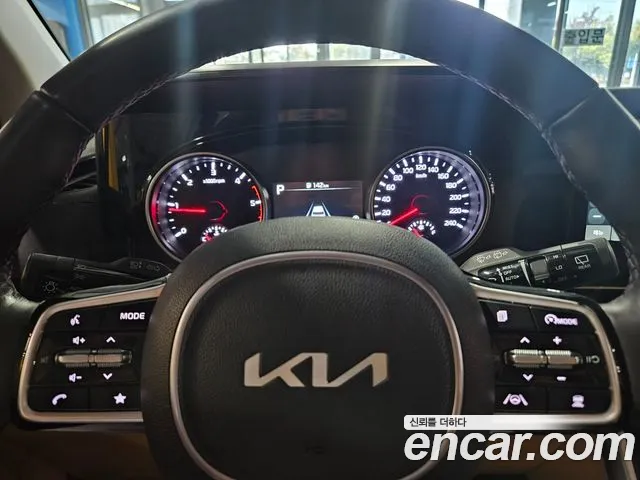 Kia Carnival 2023 thumb 10