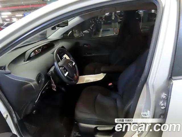 Toyota Prius 2016 thumb 6