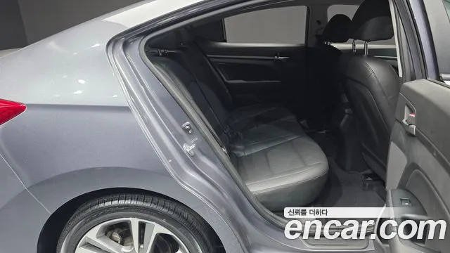 Hyundai Avante 2018 thumb 11
