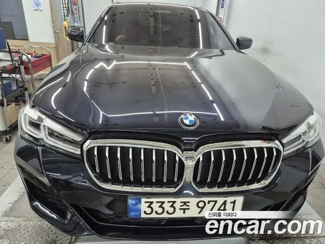BMW 5-Series 2022 thumb 4