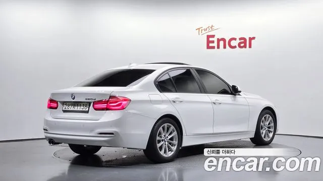 BMW 3-Series 2017 thumb 2