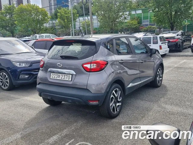 Renault-KoreaSamsung Captur 2016 thumb 2