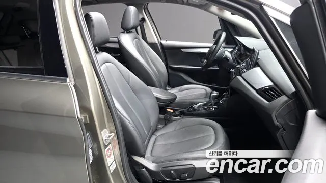BMW 2-Series 2015 thumb 11
