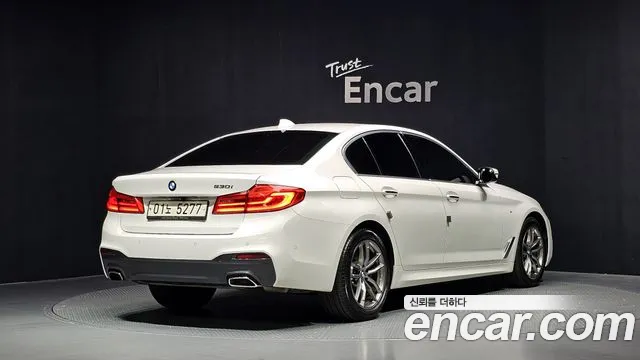 BMW 5-Series 2017 thumb 2