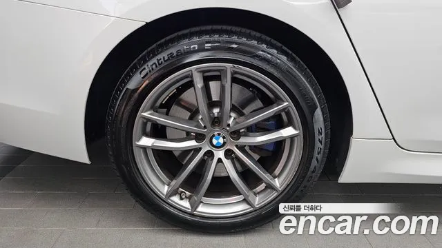 BMW 5-Series 2017 thumb 5