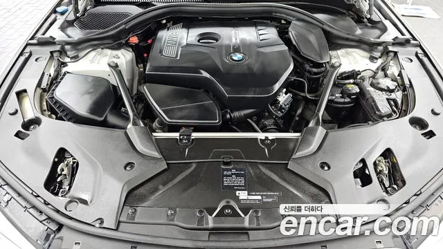 BMW 5-Series 2017 thumb 6