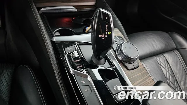 BMW 5-Series 2017 thumb 9