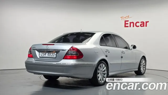 Mercedes-Benz E-Класс 2009 thumb 2