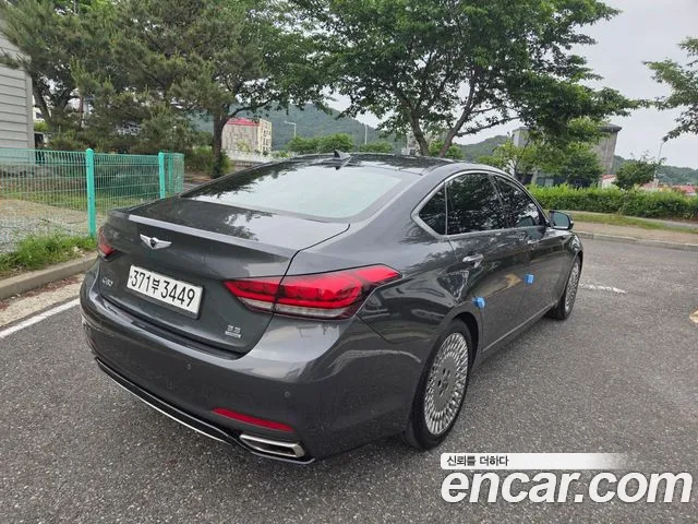 Genesis G80 2017 thumb 4