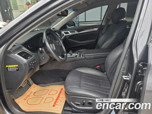 Genesis G80 2017 thumb 10