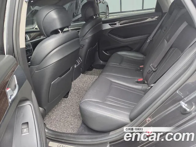 Genesis G80 2017 thumb 11