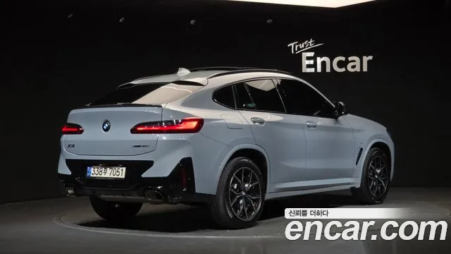 BMW X4 2022 thumb 2