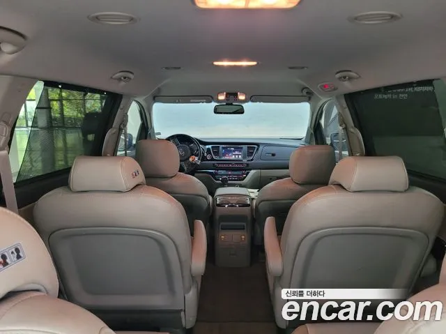 Kia Carnival 2015 thumb 7