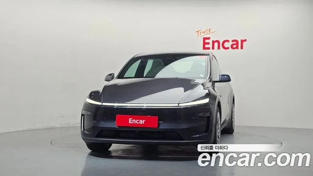 Tesla Model Y 2026 thumb 3