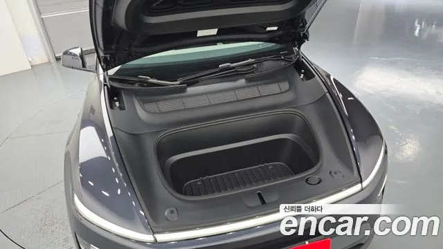 Tesla Model Y 2026 thumb 6