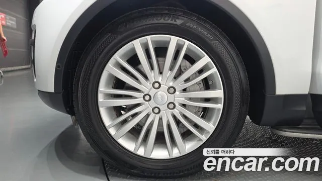 Land Rover Discovery 2019 thumb 5