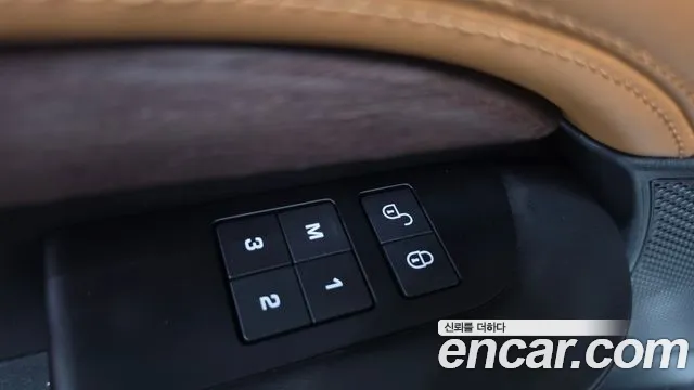 Land Rover Discovery 2019 thumb 12