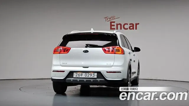 Kia Niro 2016 thumb 3
