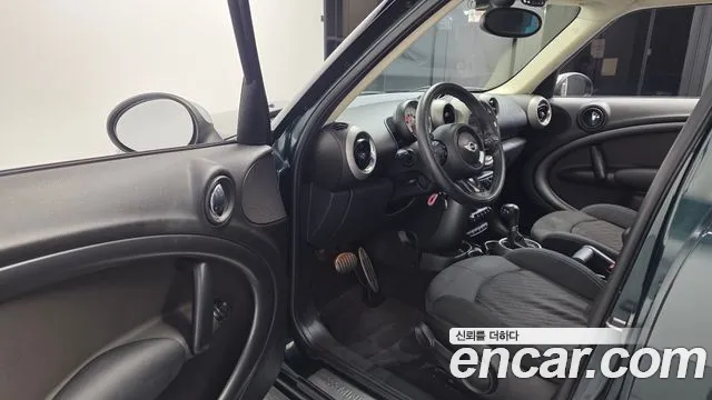 MINI Countryman 2012 thumb 10
