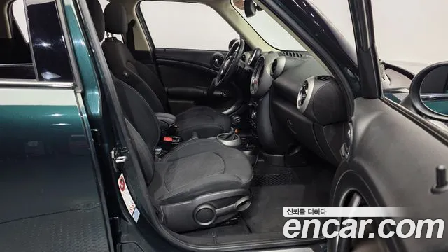 MINI Countryman 2012 thumb 11