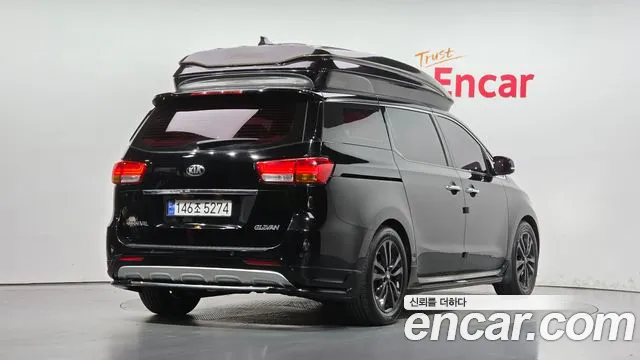 Kia Carnival 2017 thumb 2