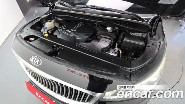 Kia Carnival 2017 thumb 6