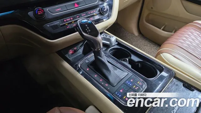 Kia Carnival 2017 thumb 9