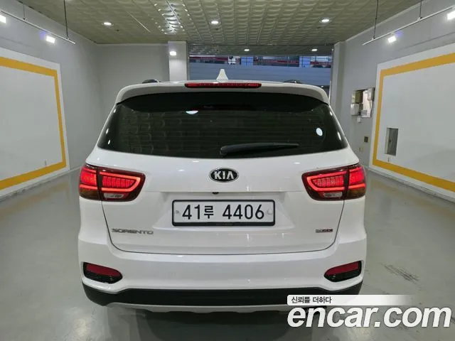 Kia Sorento 2018 thumb 5