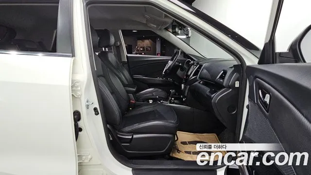 KG_Mobility_Ssangyong TIBOLI 2017 thumb 11