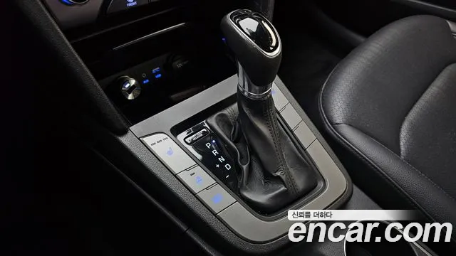 Hyundai Avante 2016 thumb 9