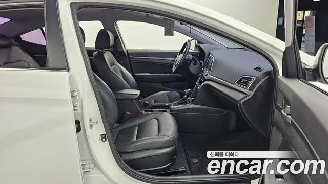 Hyundai Avante 2016 thumb 11