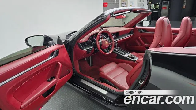 Porsche 911 2023 thumb 9