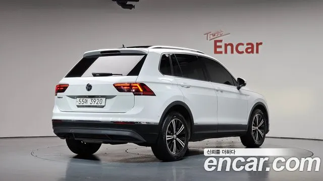 Volkswagen Tiguan 2018 thumb 2
