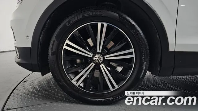 Volkswagen Tiguan 2018 thumb 5