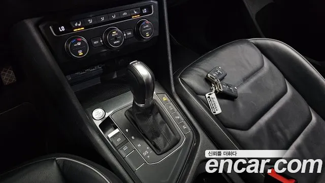 Volkswagen Tiguan 2018 thumb 9