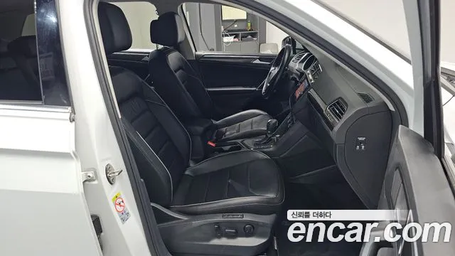 Volkswagen Tiguan 2018 thumb 12