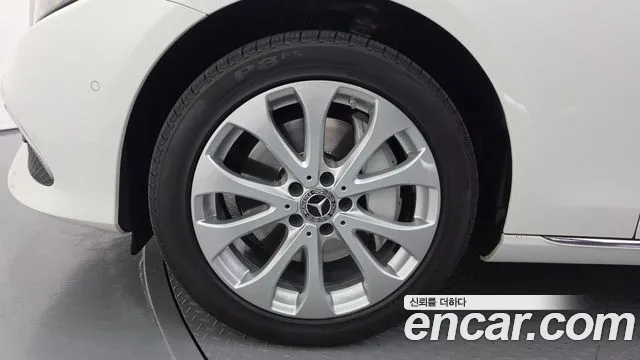 Mercedes-Benz E-Класс 2019 thumb 5