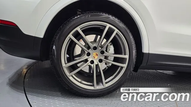 Porsche Cayenne 2020 thumb 5