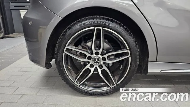 Mercedes-Benz A-Класс 2017 thumb 5