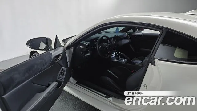 Toyota GT86 2022 thumb 9