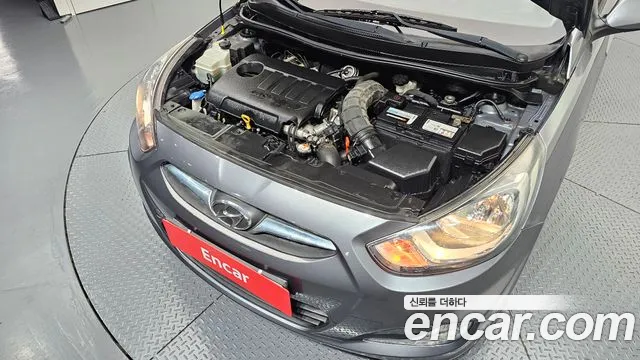 Hyundai Accent 2013 thumb 6