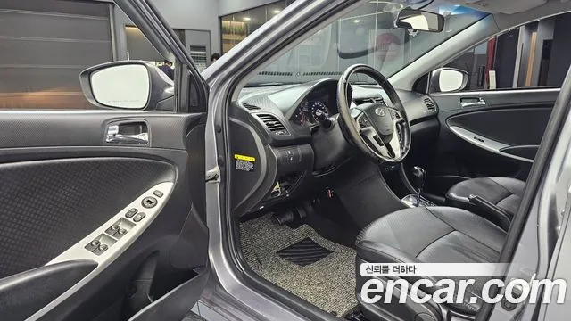 Hyundai Accent 2013 thumb 10