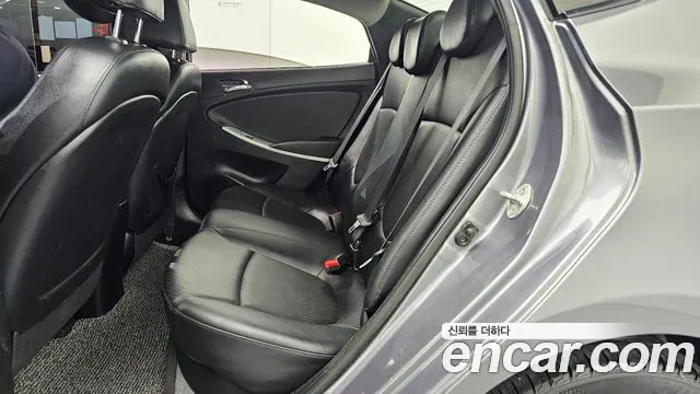 Hyundai Accent 2013 thumb 12