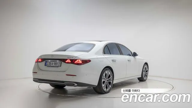 Mercedes-Benz E-Класс 2025 thumb 2