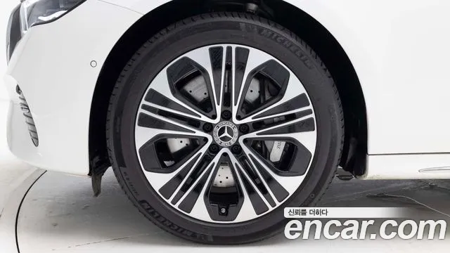 Mercedes-Benz E-Класс 2025 thumb 5