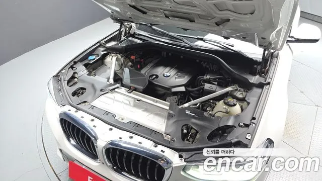 BMW X4 2020 thumb 6