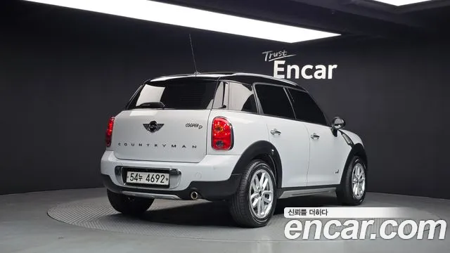 MINI Countryman 2016 thumb 2