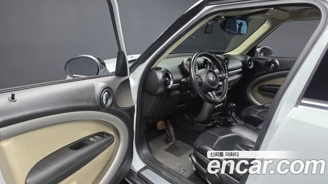 MINI Countryman 2016 thumb 10